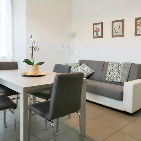 Appartamento Aida - Near The Center With Private Parking E Ac كومو المظهر الخارجي الصورة