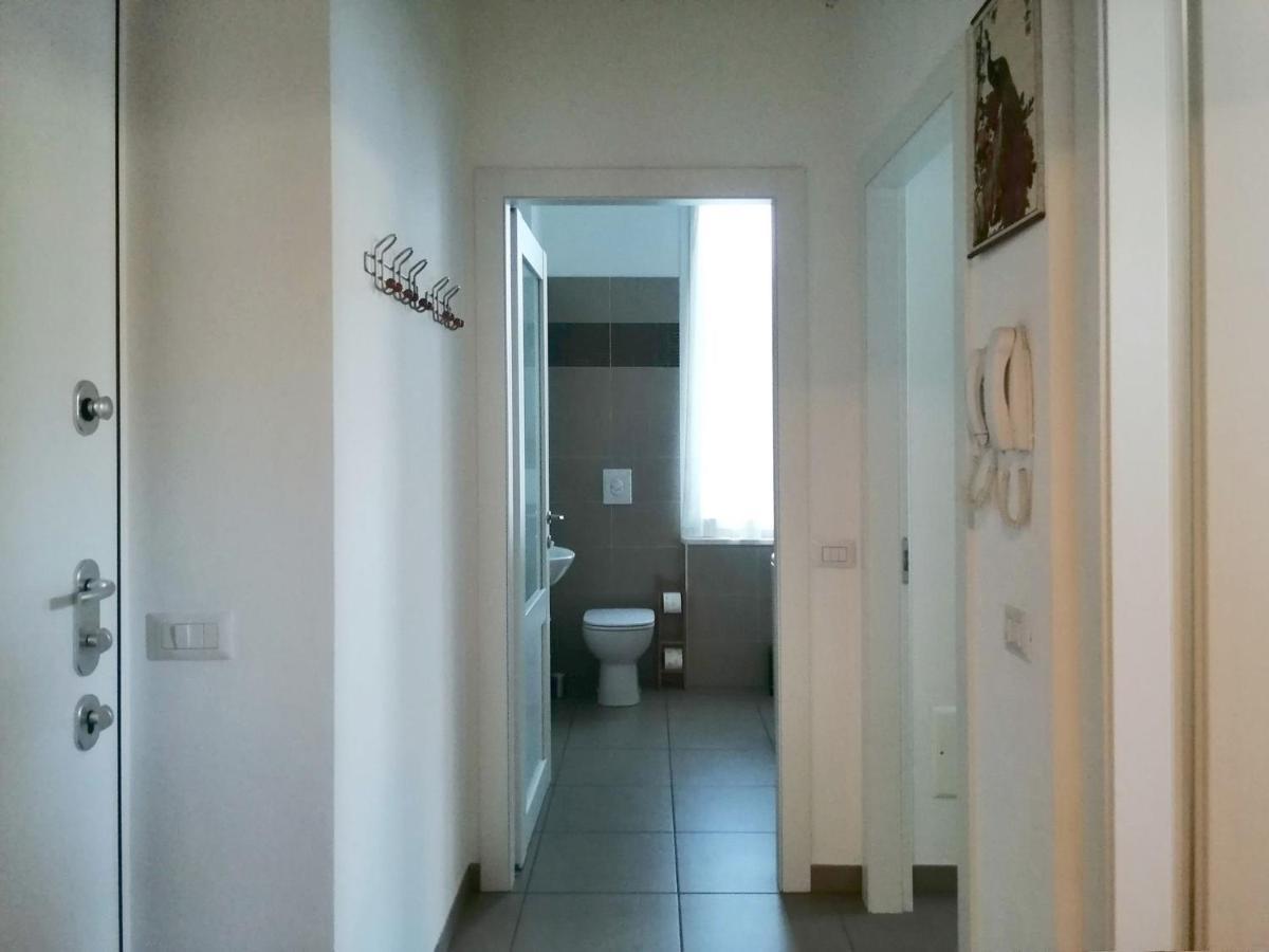 Appartamento Aida - Near The Center With Private Parking E Ac كومو المظهر الخارجي الصورة