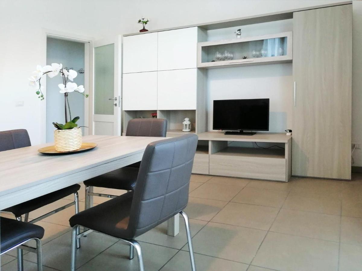 Appartamento Aida - Near The Center With Private Parking E Ac كومو المظهر الخارجي الصورة